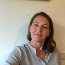 Simone D.